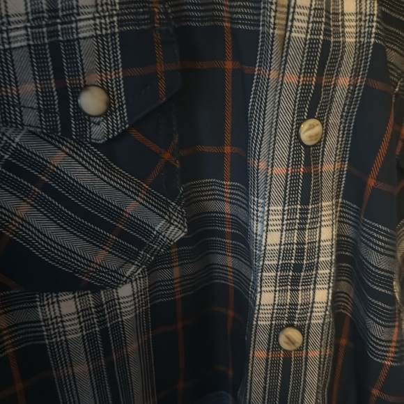 Ariat button up - Picture 3 of 3